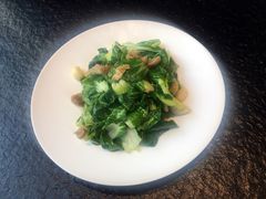 油渣小白菜-鱼鲜饭香·招牌汽锅剁椒鱼头王