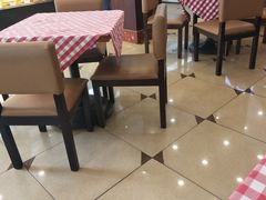 -红宝石·鲜奶小方·海派西点房(南丹店)