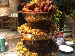 -沪小二炭火蛙锅(淮海中路美食不夜城店)