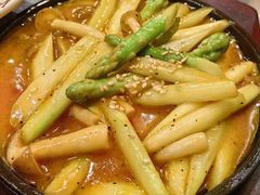 -吉屋·炭烧酒场·秋冬功夫奶汁河豚鱼锅