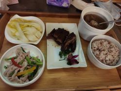 -卓玥国际月子会所(罗山路店)