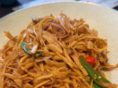 -川流不息·地道川菜·小龙虾(松东路店)