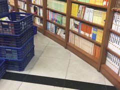 -新华书店(龙湖路店)