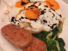 白猪仔餐肉三春饭-大哥餐厅(西城花园店)