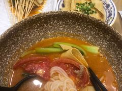 -蒙自源过桥米线(红谷滩万达店)