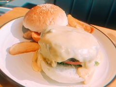 经典大汉堡-The Diner X餐厅(青岛万象城店)