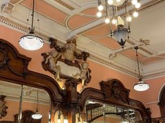 -Majestic Café