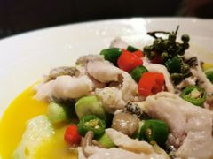 招牌酸菜鱼-老头儿油爆虾·知味杭州(爱琴海购物中心)