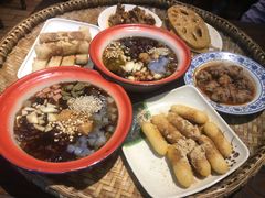 -爆炸头阿姨小四川正宗川味小吃(无任何分店)