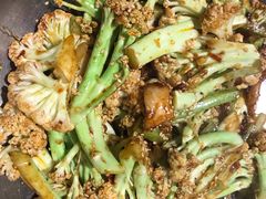 -老码头黑皮肘子锅包肉(赣水路店)