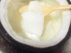 -志龙皇冠吃货椰子铺