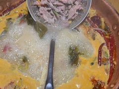 -洱火云南酸菜牛肉火锅(石景山当代商城店)