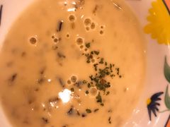 传统口味蘑菇汤-萨莉亚意式餐厅(河东万达店)
