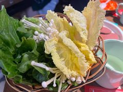 -蔡婶牛腩牛杂煲(长安万科店)