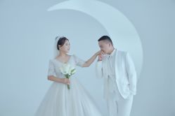 -苏菲亚婚纱摄影