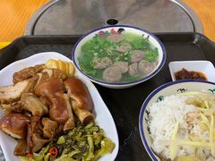 -明姨仔潮汕美食·碳炉猪脚·汕尾牛腩饭·起片鸡煲(起义路店)