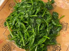 炒豌豆尖-李幺师鱼馆