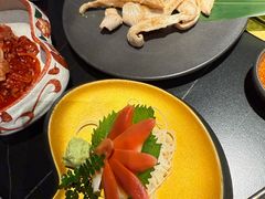 -山川小町·极番烧肉(新地假日广场店)