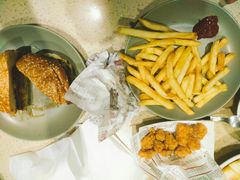 -The Habit Burger Grill 哈比特汉堡(爱琴海店)