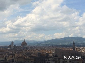 近谷内不生烟，远山上不起霭