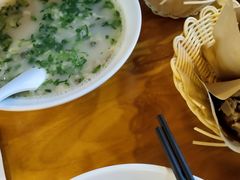 -刘记羊汤·烧饼夹肘子