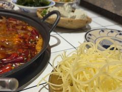 -旧街市鲜货老火锅(大光路店)