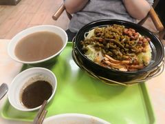 -卓雅桂林米粉