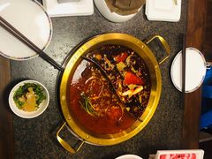 -小天鹅火锅·一线江景洪鼎旗舰店(洪崖洞店)