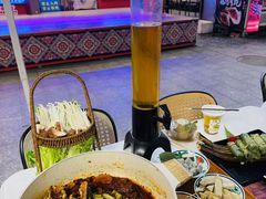 -刘姐啤酒鱼民族演艺餐厅(西街总店)