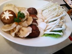 菌菇拼盘-左庭右院鲜牛肉火锅(浦江欢乐颂店)