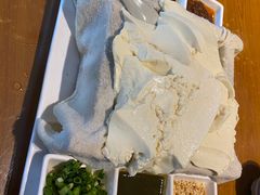 -95号酱骨·一块豆腐(展春园西路店)