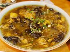 东北小鸡炖蘑菇-东北农家小院(定西路店)