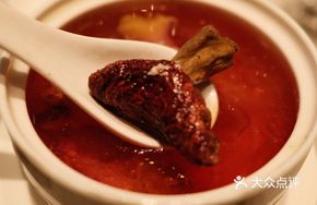 Local Red Mushroom Bud Stewed with Free-range Chicken