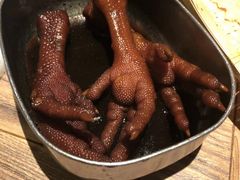 弄堂里的卤鸡爪-弄堂里·寻味杭州(湖滨银泰in77C区店)