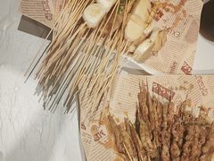 -老街烧烤大排档·地道湖北菜·龙虾馆(汉口火车站店)