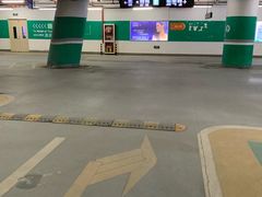-繁花中心-停车场