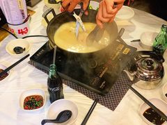 -鲜入围煮花胶鸡海鲜火锅