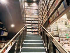 -钟书阁(群光广场店)