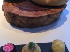 餐前小吃及面包-AZUR聚(香格里拉饭店)