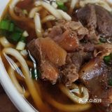 面很劲道，汤头馥郁，筋膜炖到半透明