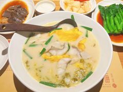 -荣家黄鱼面(南京西路店)