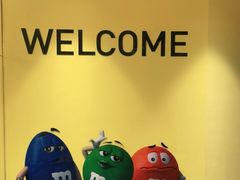 -m豆巧克力世界(上海世茂广场店)