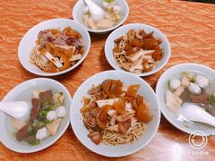 -松树干拌面店
