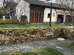 -田园东方蜜桃村的田野营地