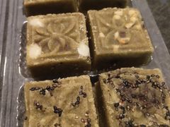 -新月蛋糕西点专卖店(大麦街店)