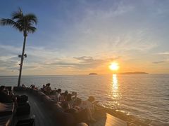 -Sunset Bar(丹绒亚路香格里拉店)
