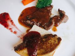 香煎鹅肝配时令桑梅-解放碑威斯汀酒店-知味国际美食餐厅