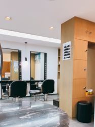 -诗悦发型烫染SALON