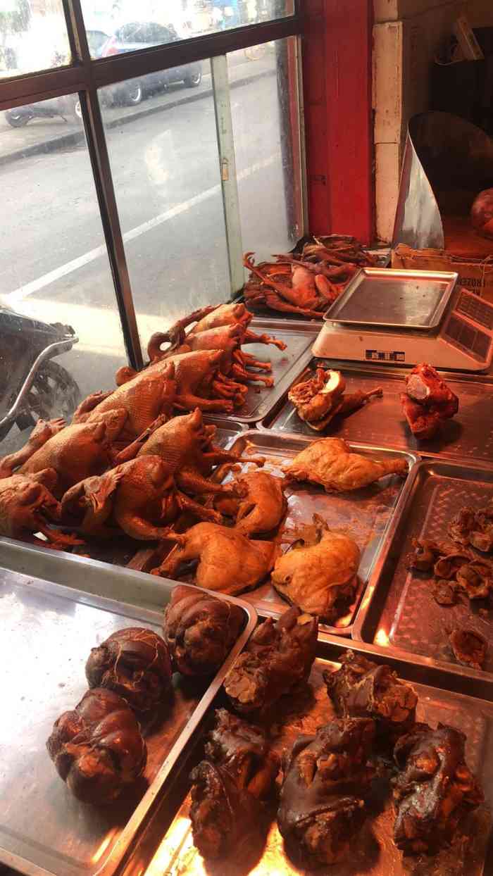 骨里香八珍卤味烧鸡店