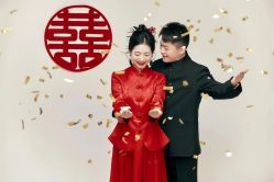 -喜爱高定婚纱摄影